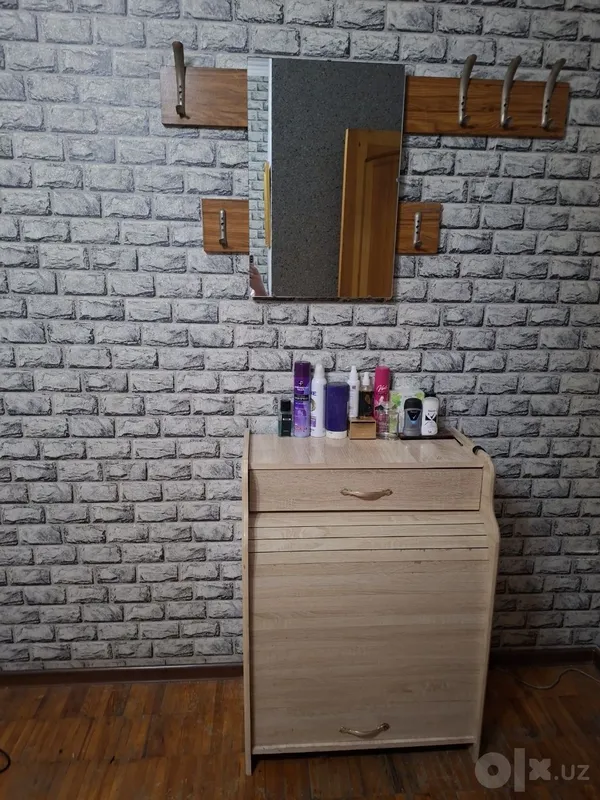 Oyoq kiyimlar uchun tumbochka + ilgichli ko‘zgu Oyoq kiyimlar uchun tumbochka + ilgichli ko‘zgu