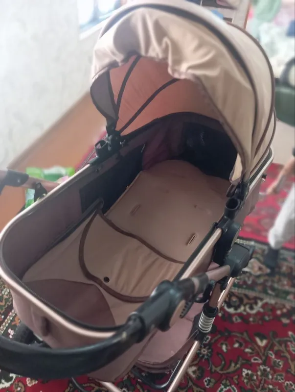 Детский стульчик и коляска
