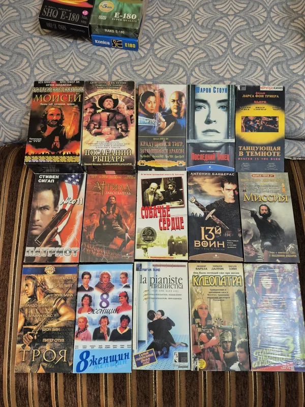 Filmlar yozilgan videokassetalar 3