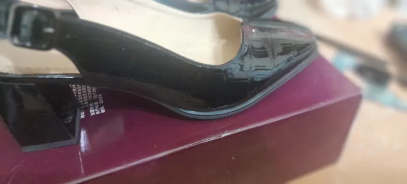 qora ayollar tuflisi razmer39-40 poshnali 2