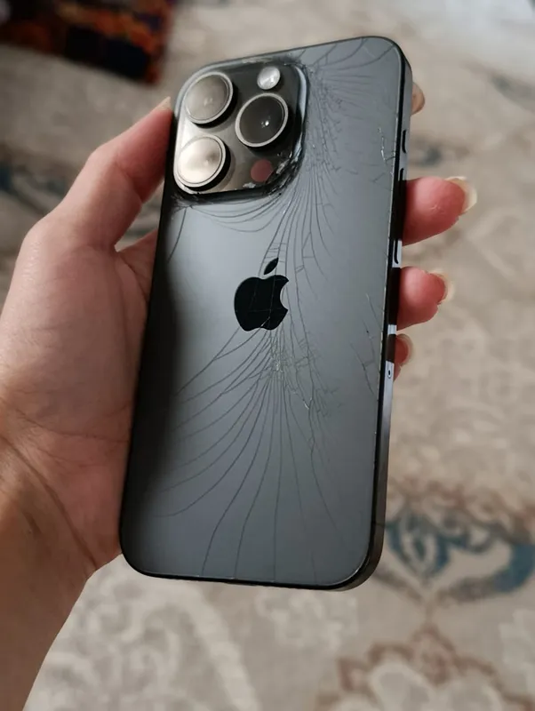 * iPhone 15 Pro 128 GB * Аккумулятор 87% — фото 2