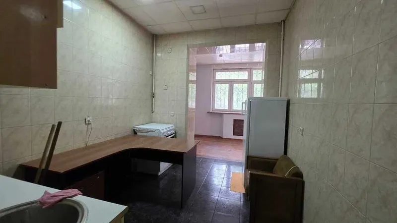 Аренда под офис, 138 кв.м у дороги не далеко от метро "Минор" — фото 3 Аренда под офис, 138 кв.м у дороги не далеко от метро "Минор" — фото 3