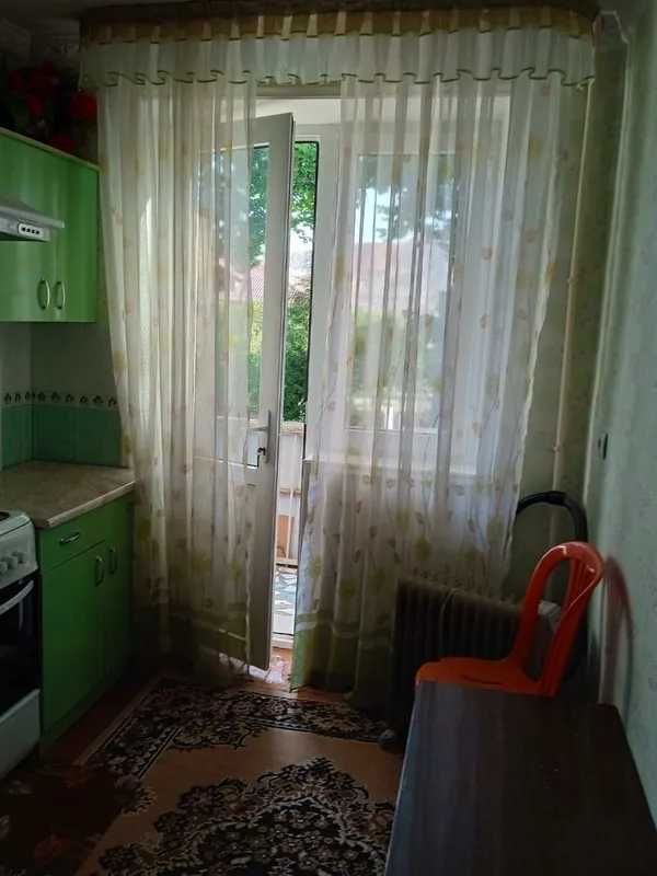 bir xonalik uy arendaga beriladi