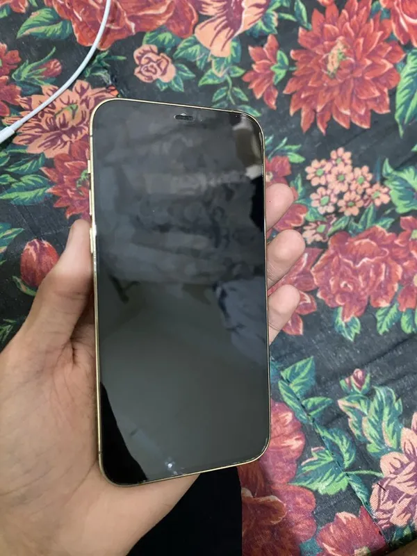 Iphone 12 pro ideal holatda — фото 2