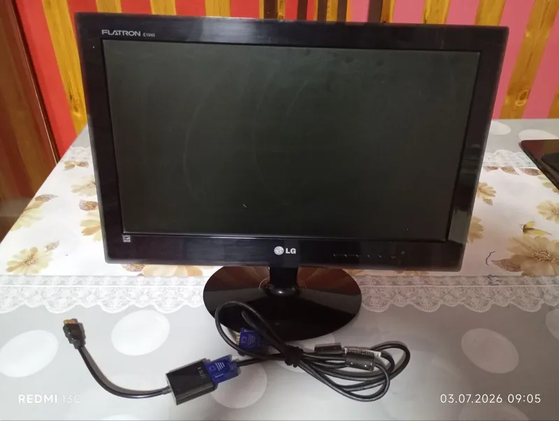 Monitor LG 19 sotiladi 2