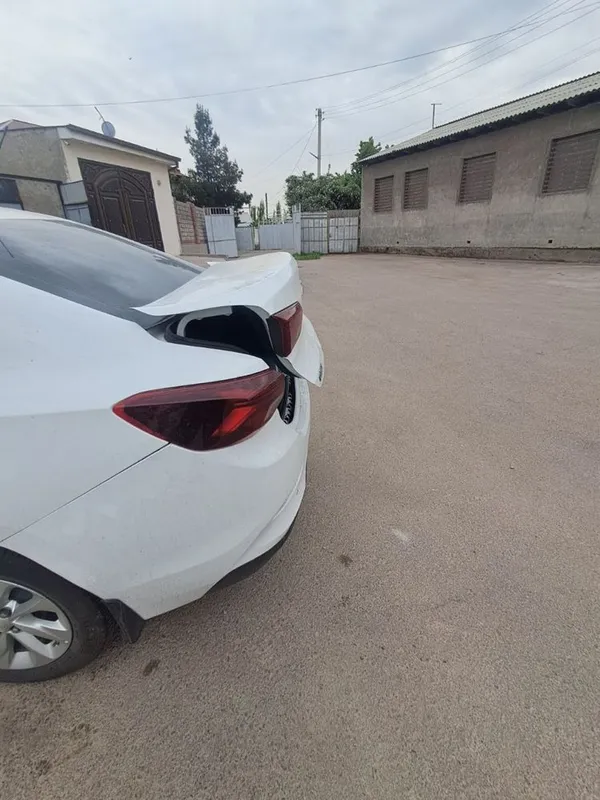 Chevrolet Onix LTZ turbo 3