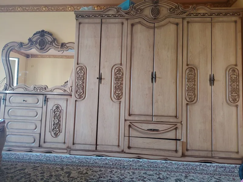 Spalniy mebel sotiladi. komplekt divan shkaf trimo 3