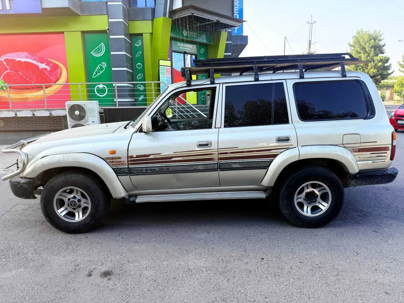 Toyota Land Cruiser 80 4