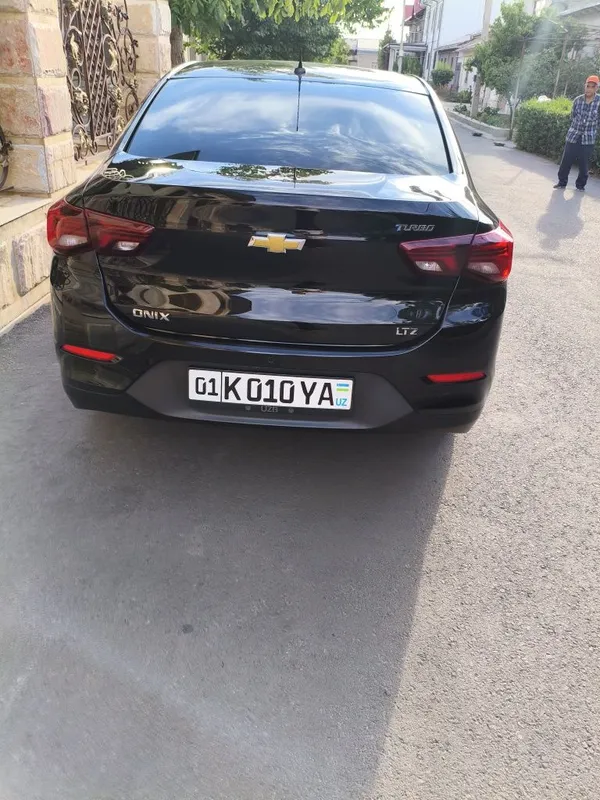 Продается машина Chevralet Onix Turbo LTZ автомат коробка 2 Продается машина Chevralet Onix Turbo LTZ автомат коробка 2