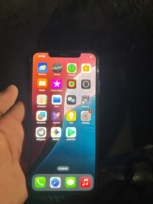 Orqa kamera ishlamaydi xs max n 1milion 200ming 2