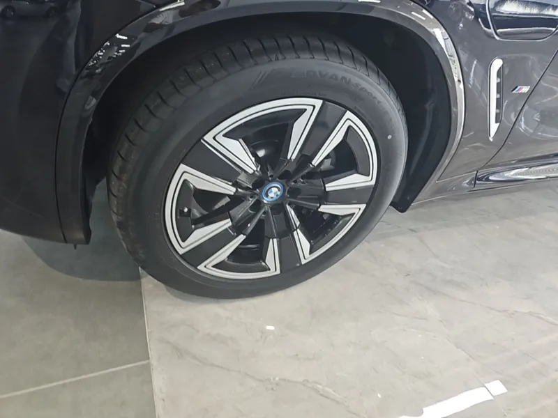 BMW iX3 2024 Leading Model электричка 6