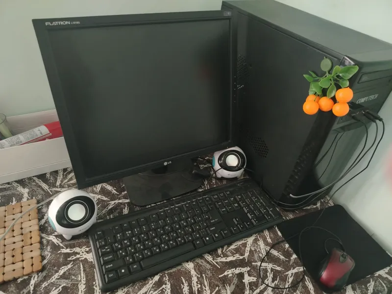 Всё продаётся комплектом, цена 1.500