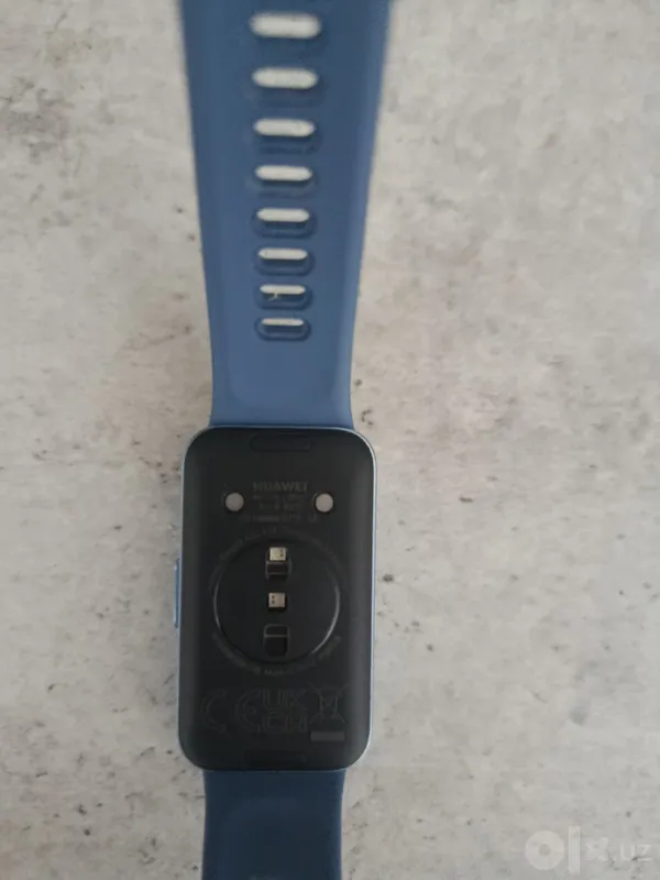 Продаю фитнес браслет Huawei band 10 3 Продаю фитнес браслет Huawei band 10 3