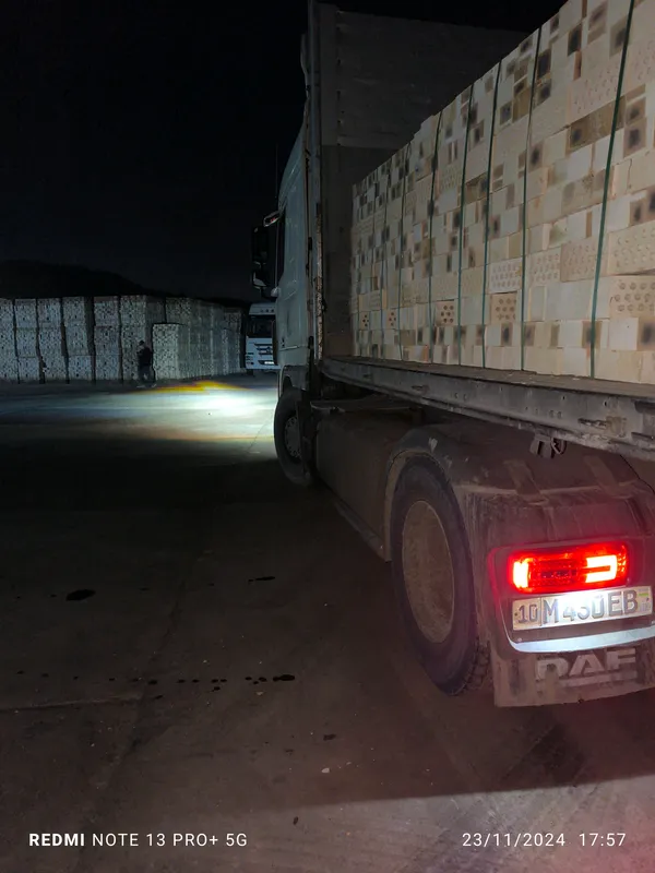 Продаётся кирпич, цена 1260 сум, есть доставка 1 Продаётся кирпич, цена 1260 сум, есть доставка 1