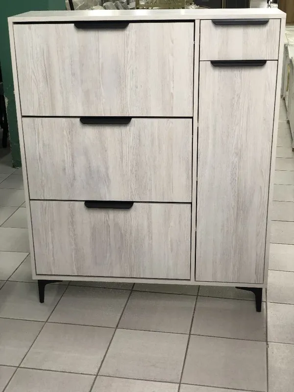 Oyoq kiyim uchun shkaf
