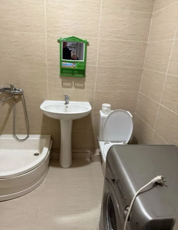 Kvartira arenda beriladi qizlarga 7