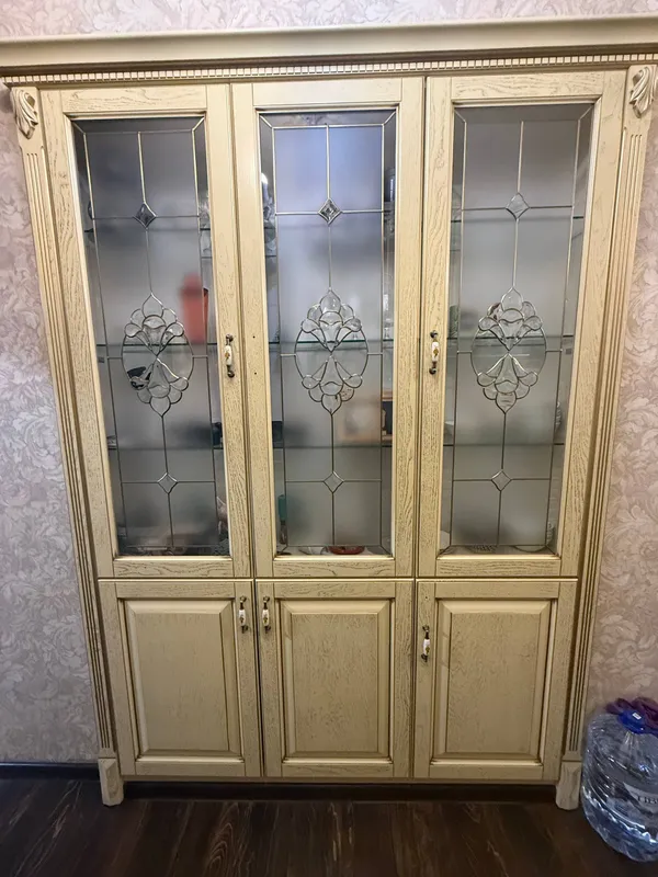 Продаётся кухня, без столешницы.  Только шкафы. 4