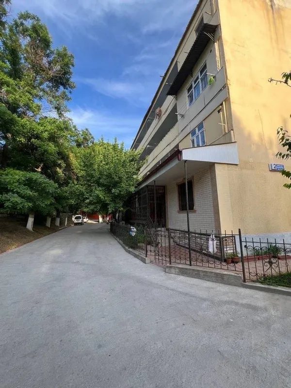 Паркентский 2/2/4 52м2 ор-р базар, Махтумкули — фото 1