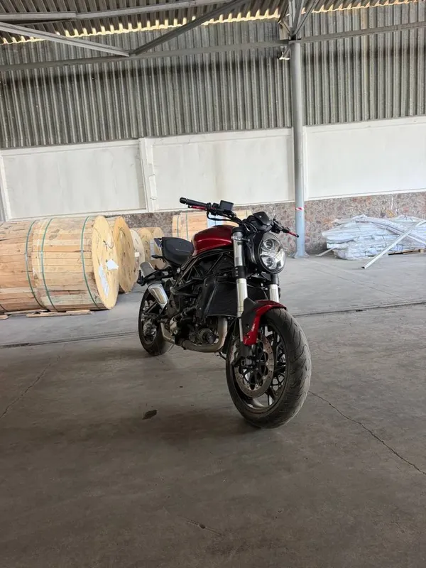 Benelli 752s original мотоцикл 1