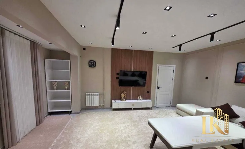 Продаётся 2-комнатная квартира, 60 м², 1/9, Яккасарайский район (ориентир: Аэропорт Korzinka) 3
