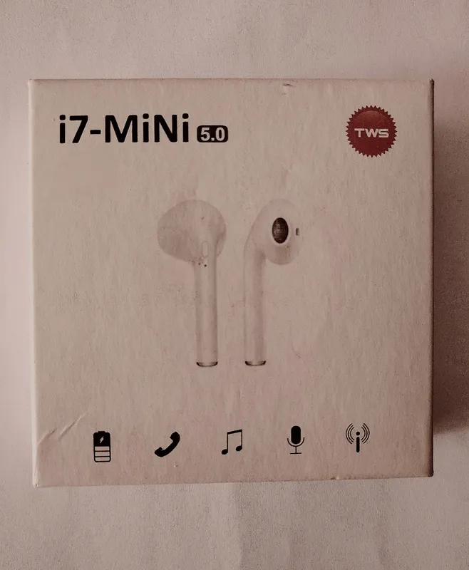 Airpods naushnik satiladi