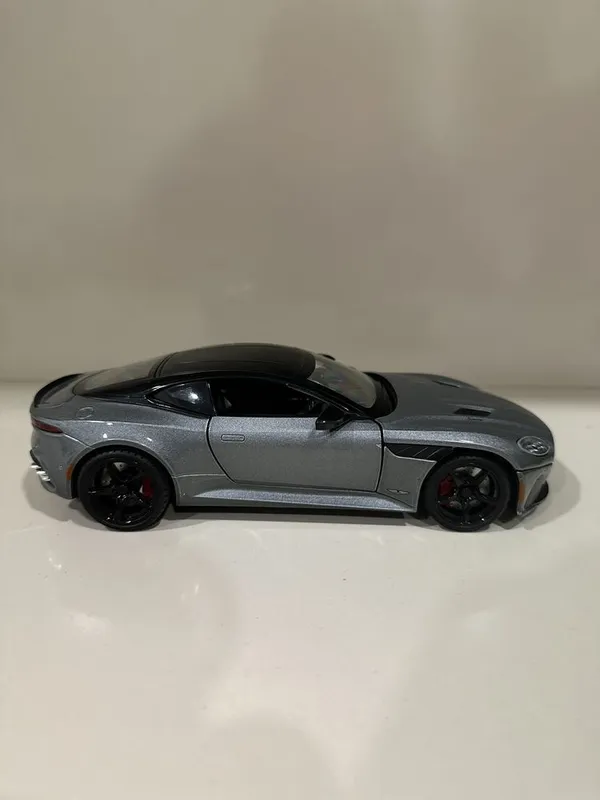 1:24 òlchamdagi sifatli model mashina sotiladi — фото 4