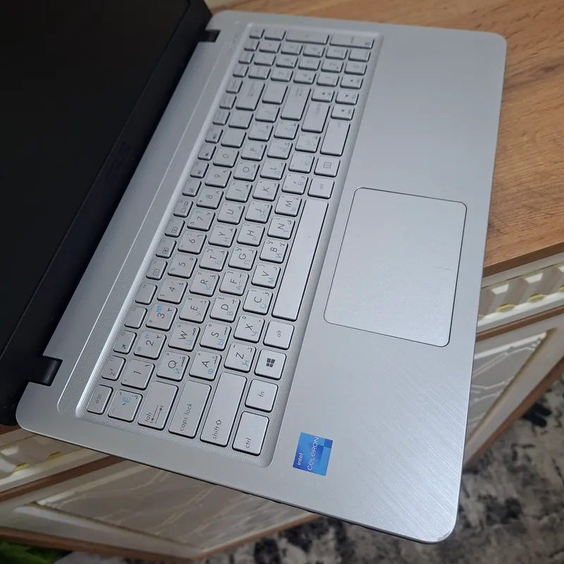 Arzon narxda zamonaviy noutbuk Asus — фото 1