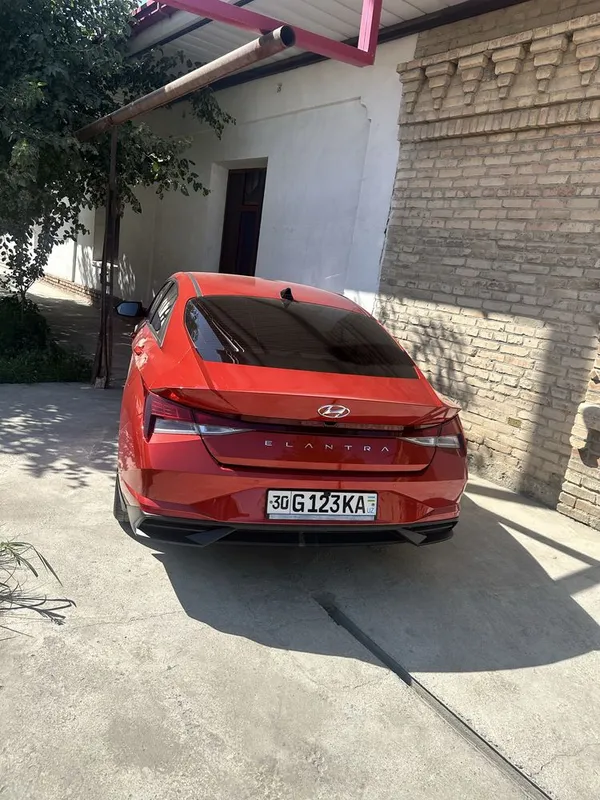 Hyundai Elantra 1.6 1 Hyundai Elantra 1.6 1