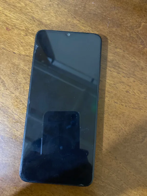 ITEL P40 Состояние идеальное, треснутое место не экран, защитное стекло 1