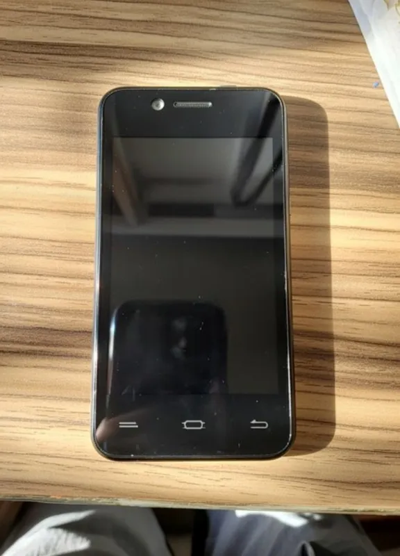 Телефон Artel Adi5 5 Телефон Artel Adi5 5