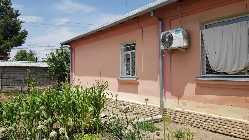 Продаётся дом с участком 10 соток Продаётся дом с участком 10 соток