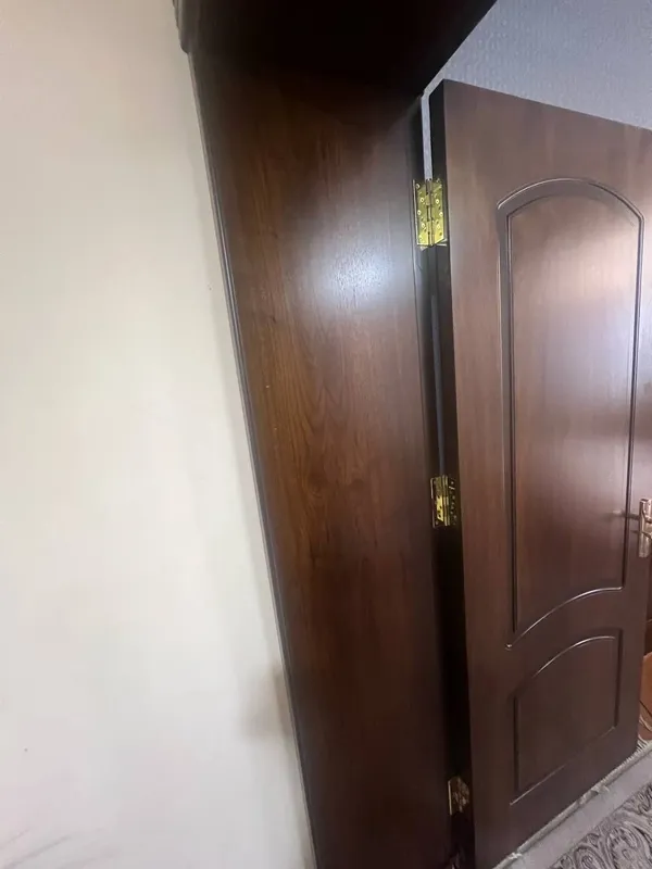 Двери с ручками .
