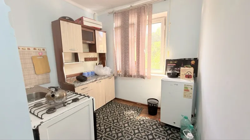 Zudlik bilan frunze massifda 1 xonali kv ijaraga beriladi