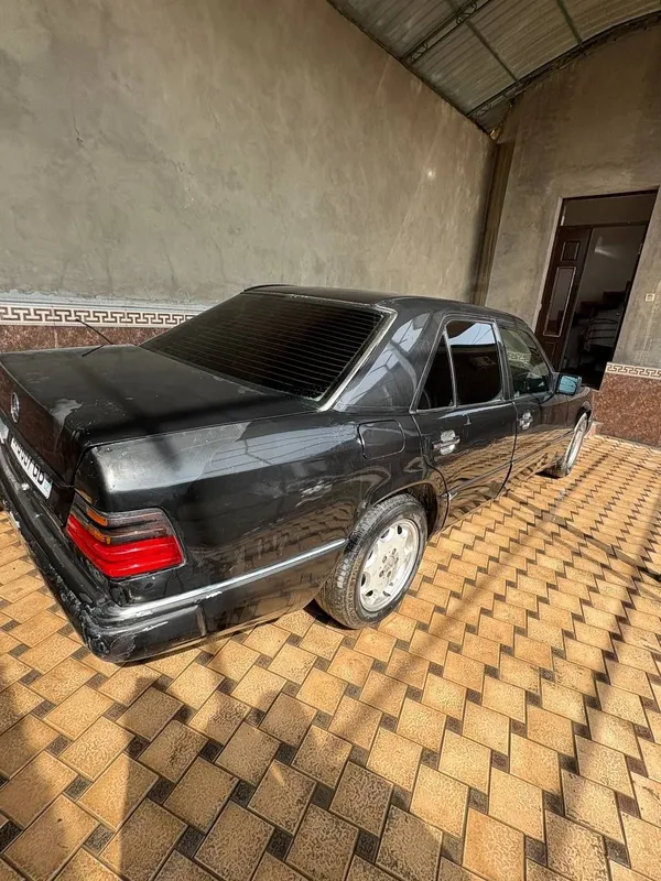 Mercedes W124, holati yaxshi, kelishamiz