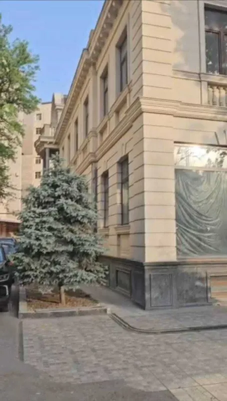 Продается Здание 1350м2 Топ локация 1 линия 24/7 улица Яккасарай 6