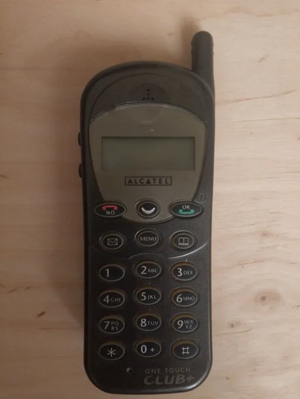Винтажный мобильный телефон Alcatel One Touch Club