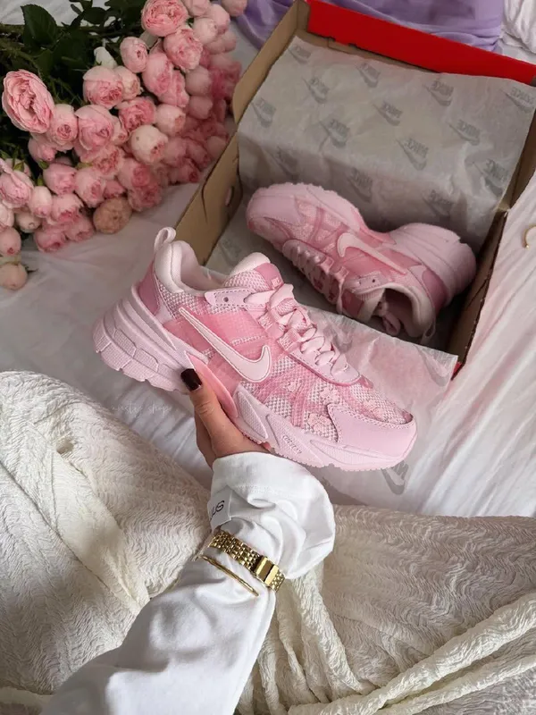 Nike V2k. .