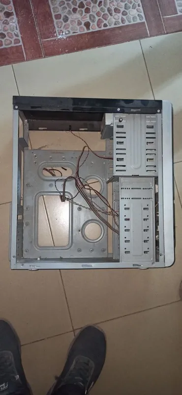 Продается Кейсы 2шт