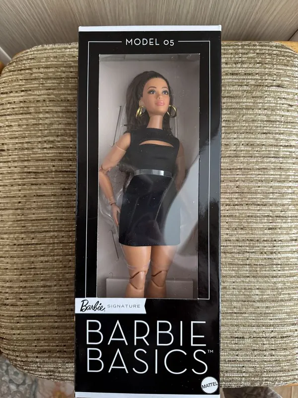 Кукла Barbie Basics Model 05