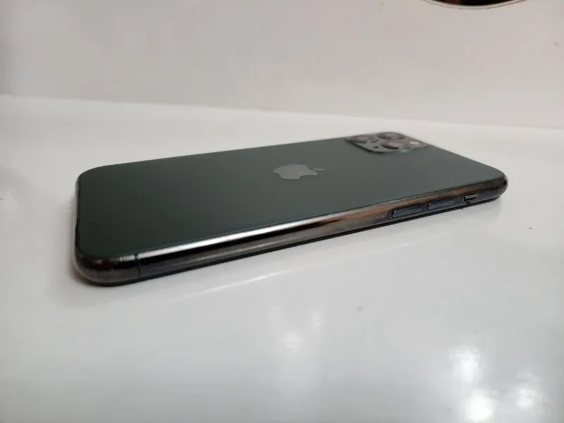 Iphon 11 pro 64GB 6