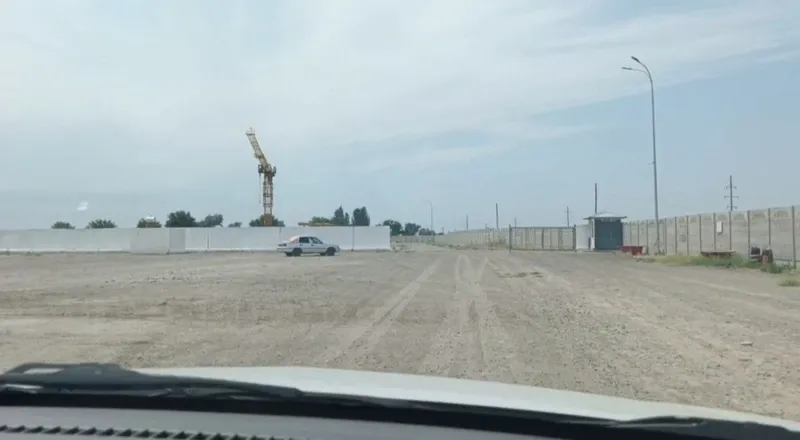 Здравствуйте срочно продаю 2 гектар 3