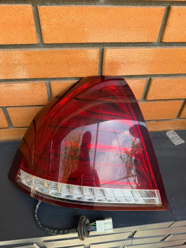Orqa fara nexia3 ideal xolatda sotiladi