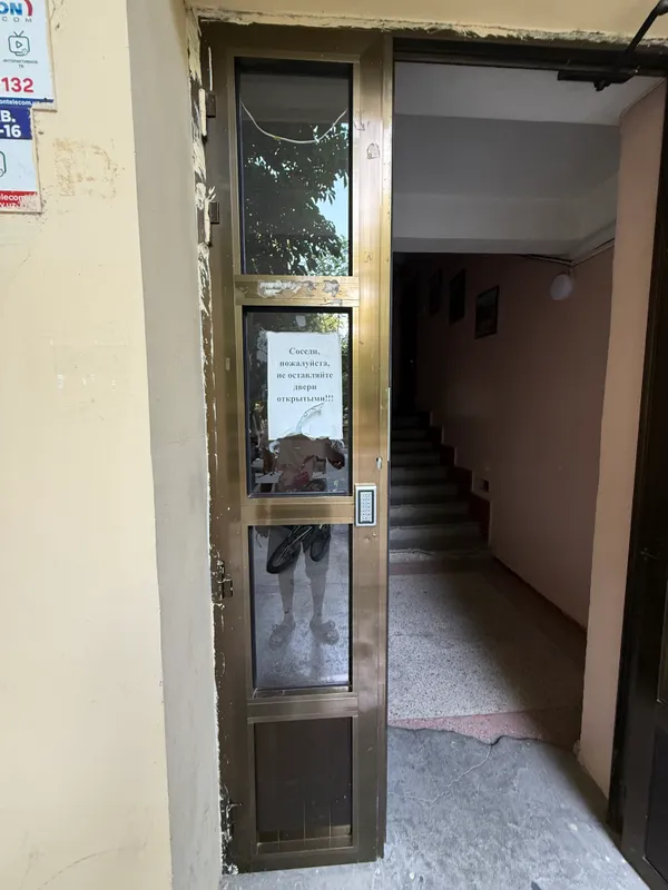 podʼyezd uchun alyuminiy eshik sotaman 2
