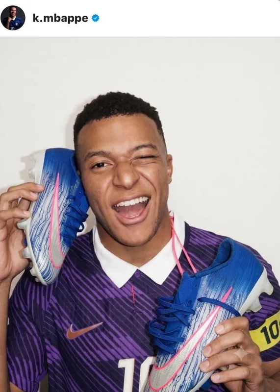 Бутсы NIKE 3 Бутсы NIKE 3
