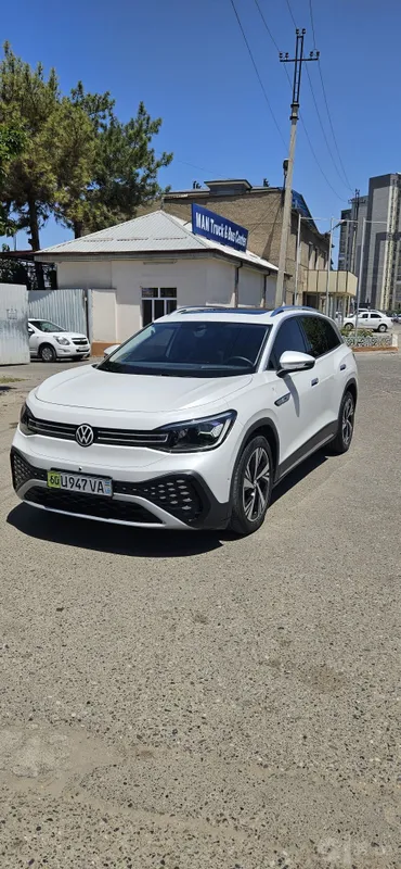 Volkswagen ID 6 Crozz Pro 1 Volkswagen ID 6 Crozz Pro 1