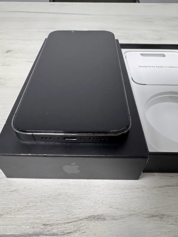 IPhone 13 pro 256 glass black 4