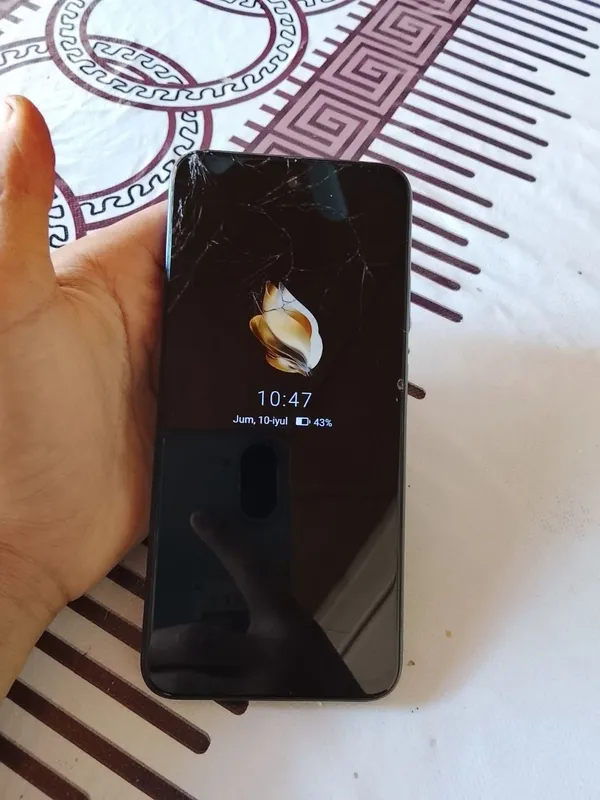 telefon sotladi madeli infinix smart9 narxi 700k 1