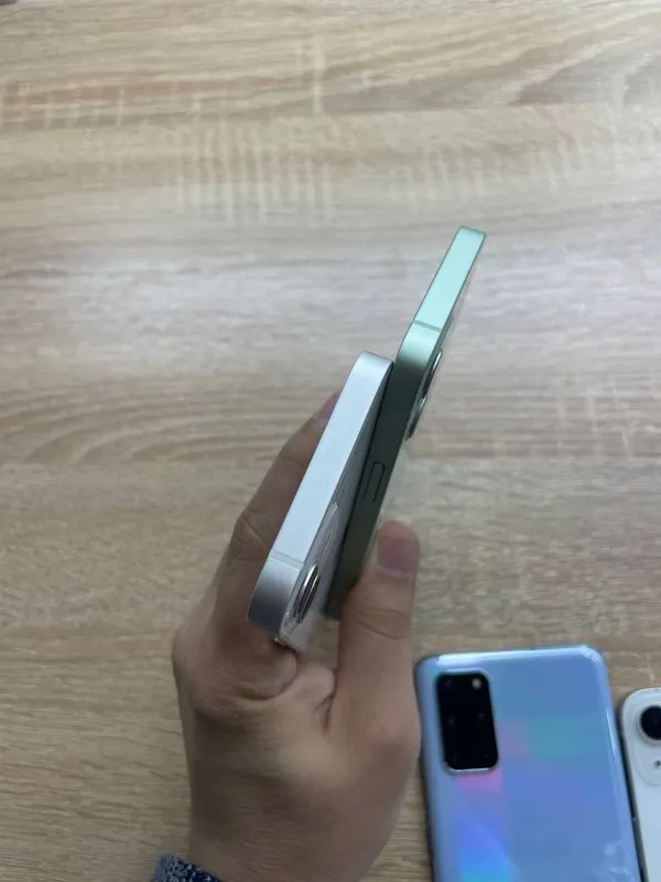 iPhone 12 mini. 3 iPhone 12 mini. 3