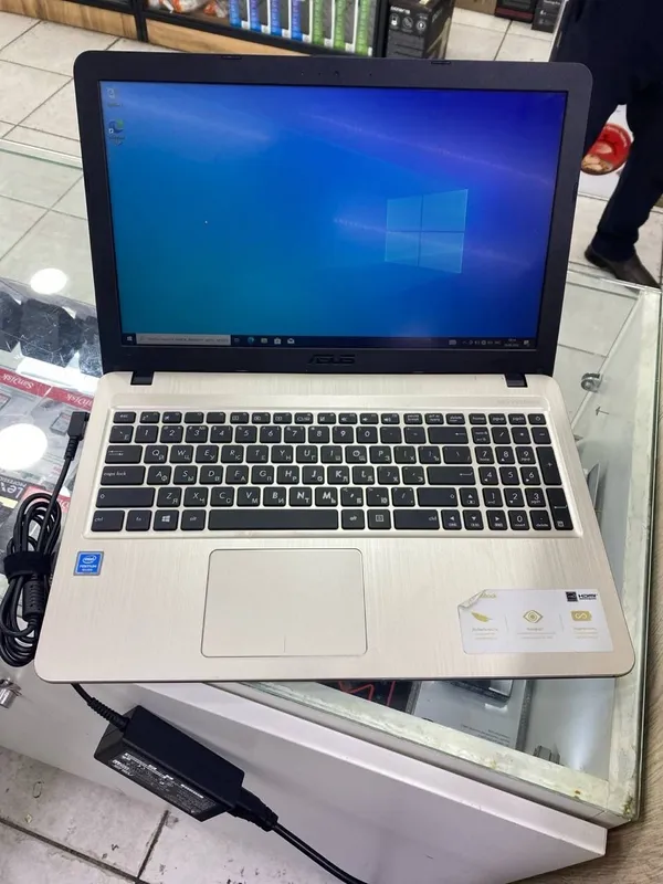 Noutbook Asus 2 Noutbook Asus 2
