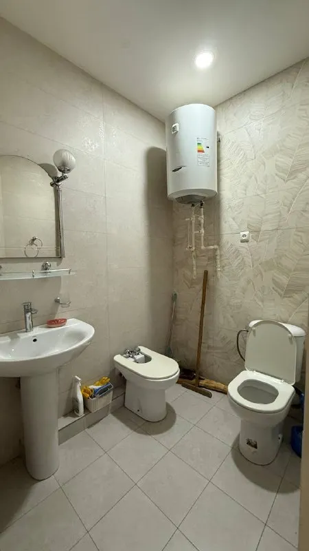 4 xonali kvartira, 162 m2, Mirobod 3
